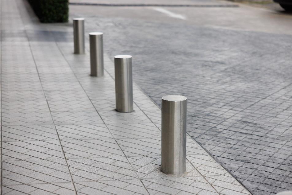 bollard-prevent-car-theft-sirix.