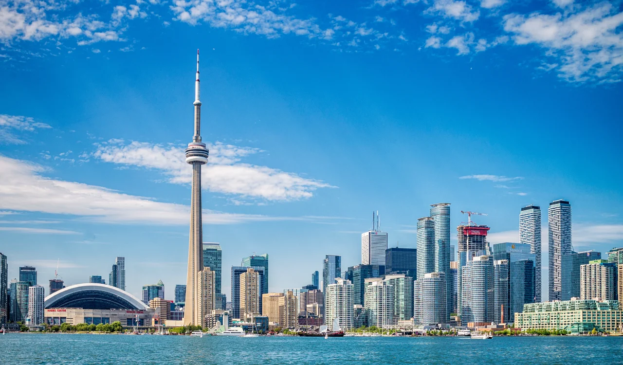 Live video monitoring system providing real-time security in Toronto.